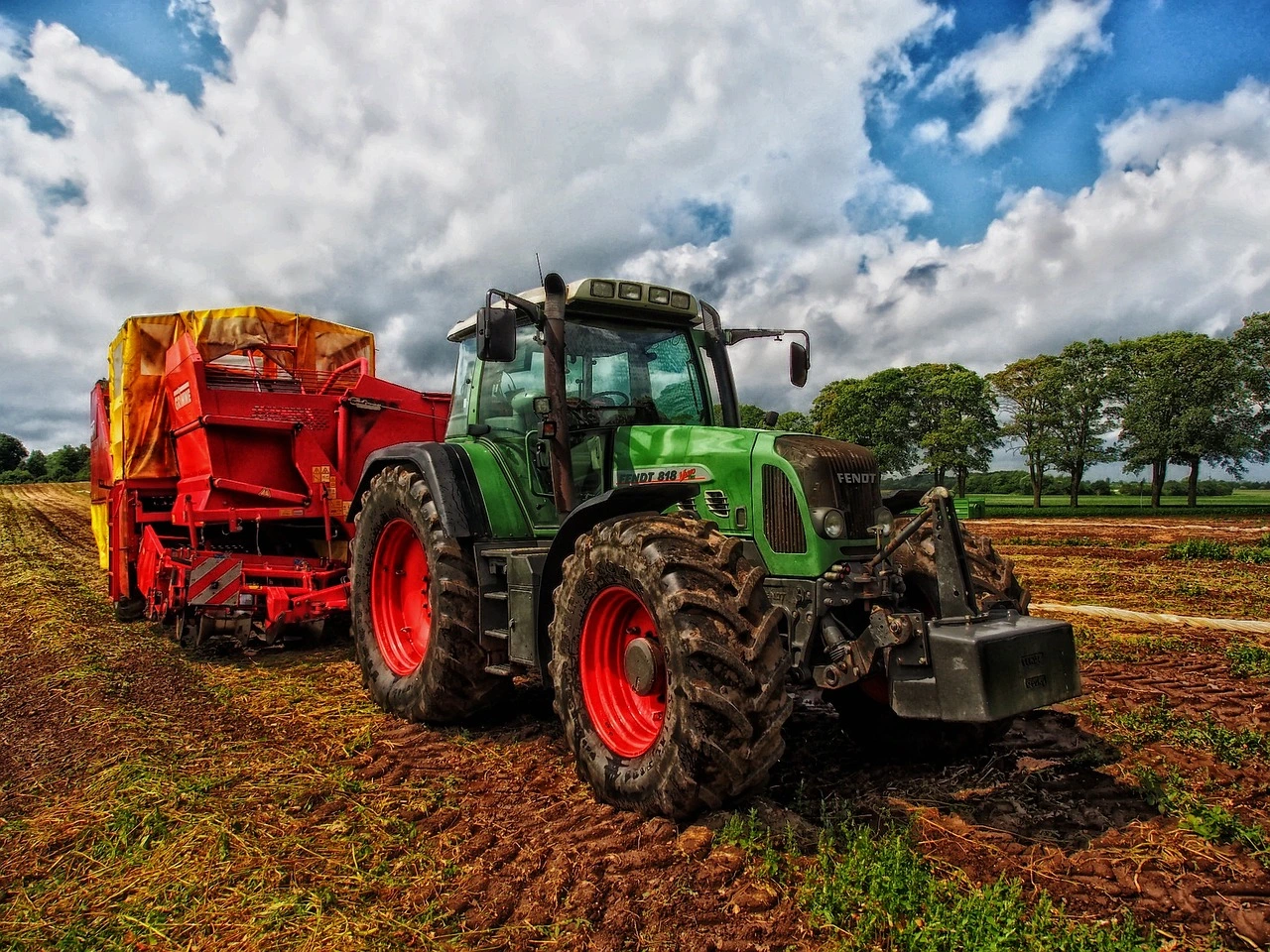 Guida su Come Scegliere un Trattore Agricolo Usato - Consigli e Suggerimenti